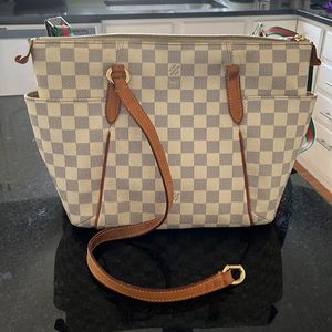 COPY - AUTHENTIC LOUIS VUITTON Damier Totally PM